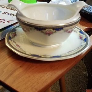 Gravy, sauce server czechoslovakian China